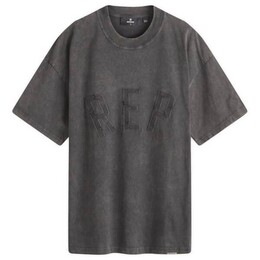 Represent: Чёрная футболка 