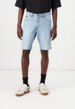 Wrangler: Джинсовые шорты 