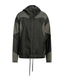 Moncler: Зелёная куртка 
