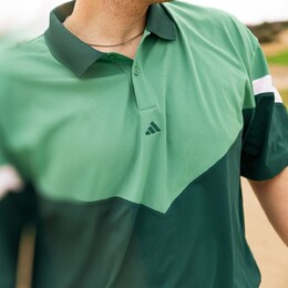 Adidas: Трикотажное поло 