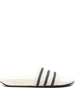 Adidas: Белые шлёпанцы  Adilette