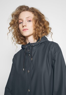 Stutterheim: Непромокаемая куртка 