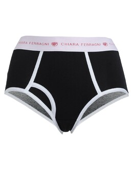 Chiara Ferragni: Чёрные трусы 