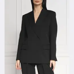 Calvin Klein: Классическая куртка 