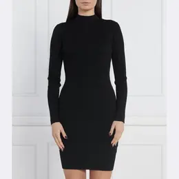 Calvin Klein: Чёрное платье 