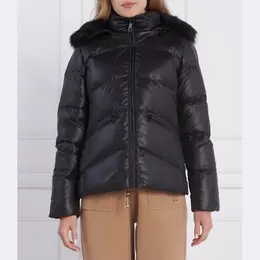 Calvin Klein: Чёрный пуховик 