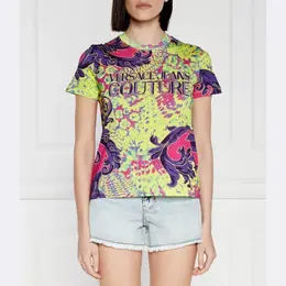 Versace: Многоцветная футболка 