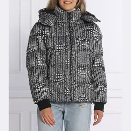 GUESS: Классический пуховик 