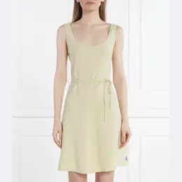 Calvin Klein: Платье с поясом 