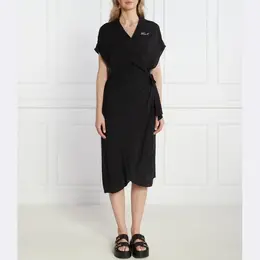Karl Lagerfeld: Чёрное платье 