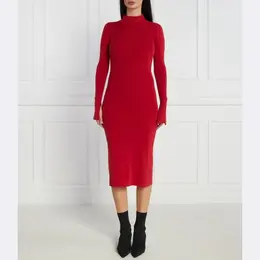 Patrizia Pepe: Красное платье 