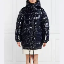 Tommy Hilfiger: Блестящий пуховик 
