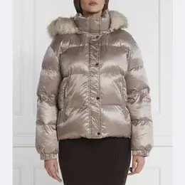 Michael Kors: Розовая куртка 