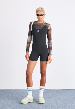 Adidas: Чёрный комбинезон 