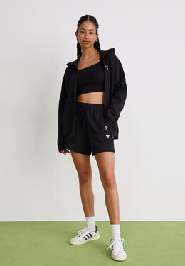 Adidas: Чёрные шорты  Essentials