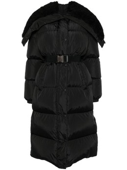 Moncler: Чёрное пальто 