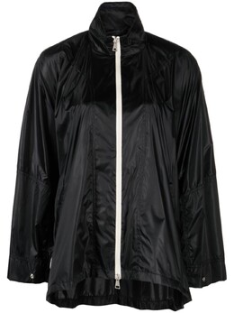 Moncler: Чёрная куртка 
