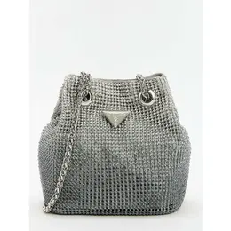 GUESS: Серебристая сумка 