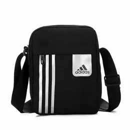 adidas: Чёрная сумка 