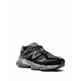 New Balance: Тёмные кроссовки 