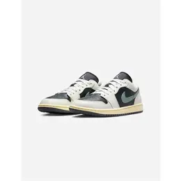 NIKE: Белые кроссовки  Air Jordan