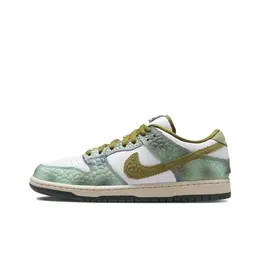 NIKE: Светлые кроссовки  SB Dunk Low Pro