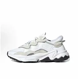 adidas: Серые кроссовки  Ozweego