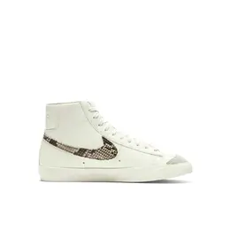 NIKE: Белые кеды  Blazer