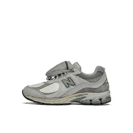 New Balance: Серые кеды  2002R