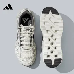 adidas: Коричневые кроссовки  Climacool
