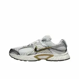NIKE: Белые кроссовки 