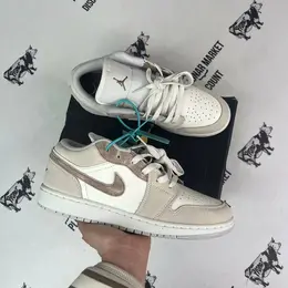 NIKE: Белые кроссовки  Air Jordan