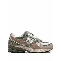 New Balance: Бежевые кроссовки 