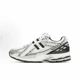New Balance: Серебристые кроссовки  1906R