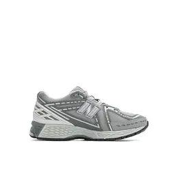 New Balance: Серые кеды 