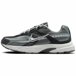 NIKE: Серые кроссовки 