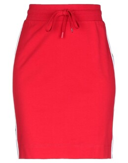 Moschino: Красная юбка 