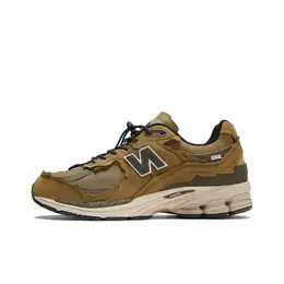 New Balance: Кроссовки  2002R