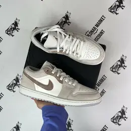 NIKE: Белые кроссовки  Air Jordan