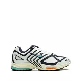 NIKE: Серебристые кроссовки  Air