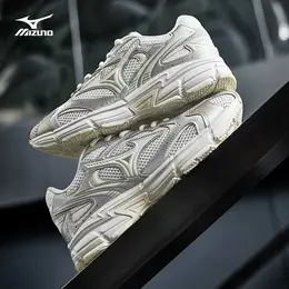 Mizuno: Серебристые кроссовки 