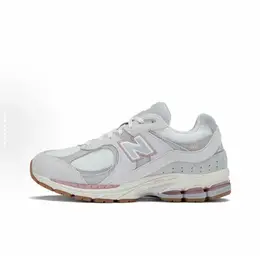 New Balance: Серые кроссовки  2002R