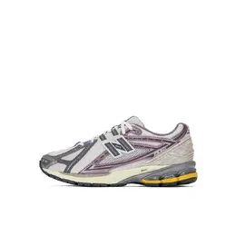 New Balance: Серые кеды  1906R
