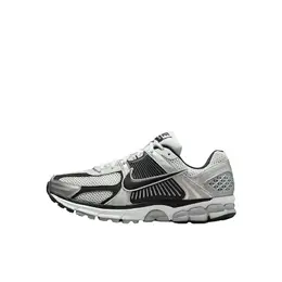 NIKE: Чёрные кеды 
