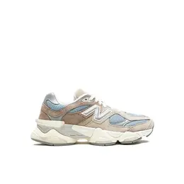 New Balance: Голубые кроссовки  9060