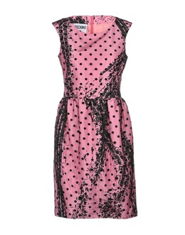Moschino: Розовое платье 