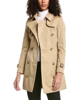 Burberry: Бежевый плащ 