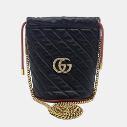 Gucci: Чёрная сумка 