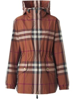 Burberry: Летний пуховик 