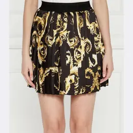 Versace: Чёрная юбка 
